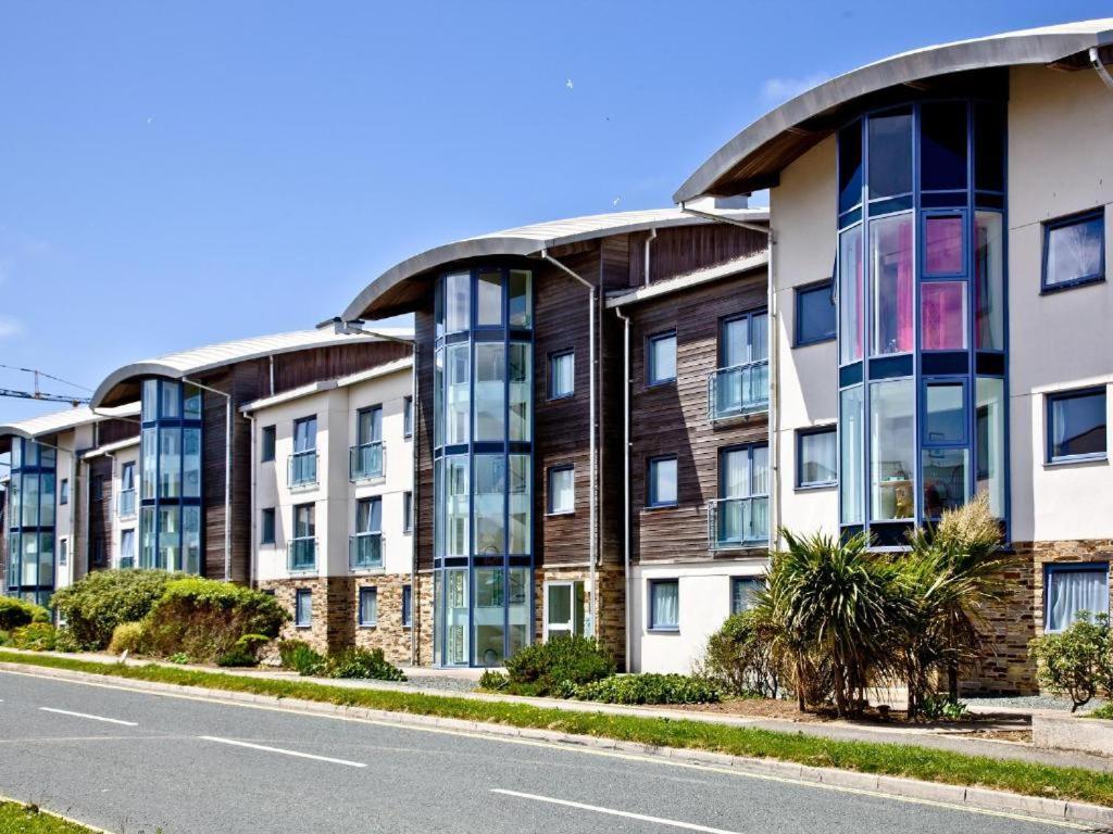 Ocean 1- Sea View Apartment, Fistral Beach Newquay Newquay  Exterior photo